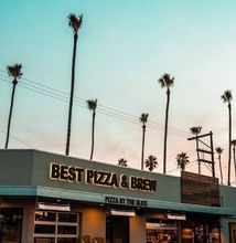 Others 4 Modern Style with Enclosed Yard and Amenities - Charming Beachside Escape