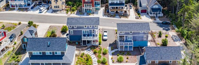 其他 Ocean and Forest Views with Hot Tub - Elegant Beach Haven