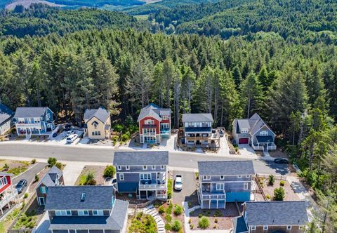 其他 Ocean and Forest Views with Hot Tub - Elegant Beach Haven