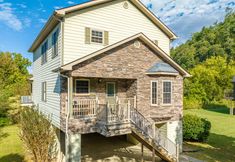 Others 2 Cozy Gas Fireplace and Hot Tub with Foosball - Deluxe Rustic Retreat