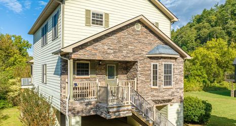 Others 2 Cozy Gas Fireplace and Hot Tub with Foosball - Deluxe Rustic Retreat