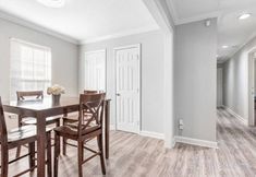 Others 6 Gorgeous Retreat - High Speed Internet,Yard,Balcony