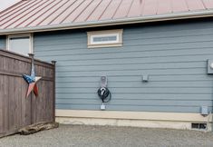 Others 4 Private Hot Tub and Scenic Hiking Trails - Charming Coastal Retreat