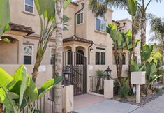 อื่นๆ 3 Private Rooftop Patio with Bay Views - Elegant Coastal Retreat