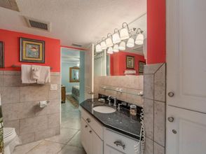 Others 4 Spacious Condo with Pool and Shuffleboard - Charming Beach Retreat