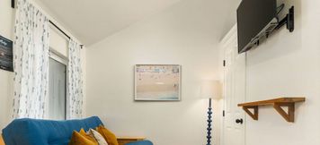 其他 5 Fire-Pit and Shared Seating Near the Beach - Cozy Coastal Retreat