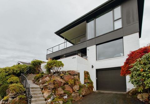 Khác Stunning Lake and Mountain Views with Hot Tub - Modern Oasis Retreat