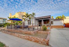 Others 4 Bay Views with Fire Pit and Backyard - Stunning Coastal Retreat