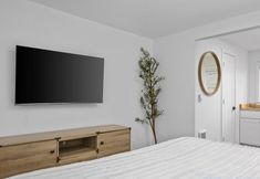 其他 7 Beachfront Access and Kitchenette Convenience - Charming Coastal Retreat