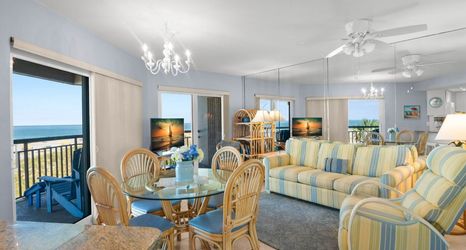 Others 2 Gulf Views and Heated Pool - Exquisite Beachfront Sanctuary