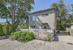 Others 2 Spacious Fenced Yard with Majestic Maple Tree - Charming New Haven