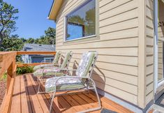 Others 2 Peaceful Backyard and Double Oven - Charming Coastal Retreat