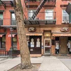 Hotel Exterior1Charming Studio Retreat - Modern Amenities and Vibrant Location,史泰登岛公寓