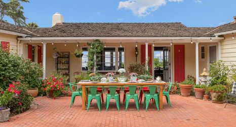 อื่นๆ 2 Breathtaking Ocean Views and Garden Patio - Charming Coastal Sanctuary