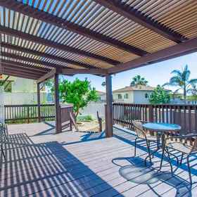 Hotel Interior/Public Areas 1 Khu vực sinh hoạt mở và lối ra boong trực tiếp - Cozy Haven, Khách sạn Reuben H. Fleet Science Center