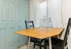 其他 2 Fire-Pit and Shared Seating Near the Beach - Cozy Coastal Retreat