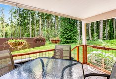 其他 4 Newer, dog-friendly home at the forest's edge with patio & WiFi - near downtown