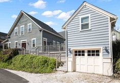 Others 3 Beach Access and Private Jacuzzi Retreat - Charming Coastal Sanctuary