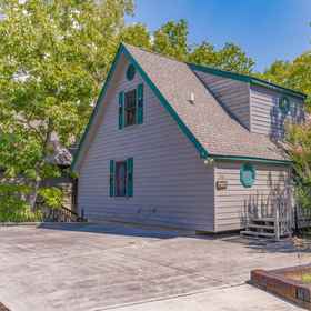 Logo 1 Miễn phí vào các điểm tham quan hàng đầu hàng ngày - Cabin quyến rũ ấm cúng, Khách sạn The Island in Pigeon Forge