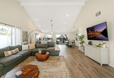 其他 5 Stunning Backyard Oasis with Hot Tub and Gourmet Kitchen - Serene Escape