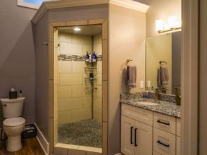 其他 4 Charming Loft with Modern Kitchen and High Ceilings - Stylish Retreat