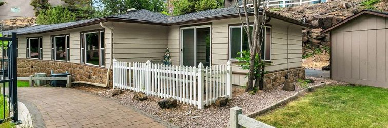 Others Balcony Overlooking Deschutes River and Heated Pool - Charming Condo