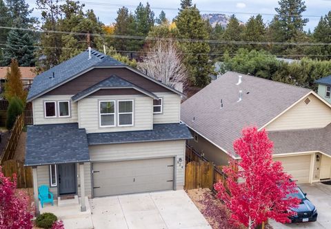 Others Inviting Retreat with Hot Tub and Backyard Oasis - Charming Getaway