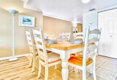 Others 7 Beachfront coastal condo with private balcony, W/D, on-site heated pool & grills