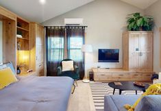 その他 7 Designer Cottage | Accessible Kitchen & Bathroom | 5 Minutes to Downtown