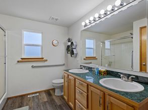 Others 4 Captivating Mountain Vistas and Spacious Deck - Elegant Tranquil Retreat