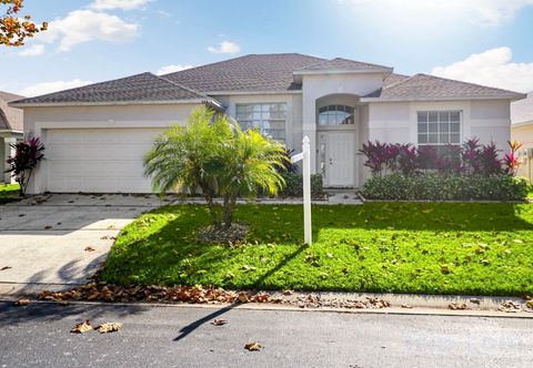 Others Elegant Pool Oasis with Community Amenities - Charming Retreat