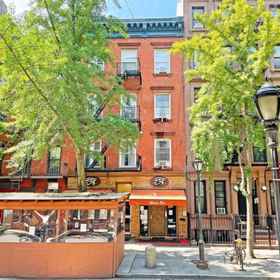 Hotel Exterior 1 Cozy Studio with Exclusive Amenities - Charming Urban Oasis, 贾维茨会展中心 酒店