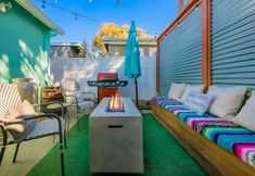 Others 5 Private Entrance and Back Patio Retreat - Charming Beach Cottage