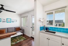 기타 7 Stone Fireplace and Balcony Relaxation - Gorgeous Ocean View Escape