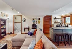 Others 4 Volunteer Park Vacation