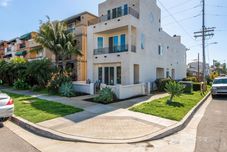 Others Rooftop Deck and Breathtaking Ocean Views - Stunning Coastal Oasis