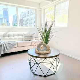 Others 1 Chic Urban Loft - Stunning City Views, Reserved Parking, Reuben H. Fleet Science Center Hotels