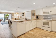 その他 7 Incredible Views and Heated Pool - Spacious Coastal Paradise