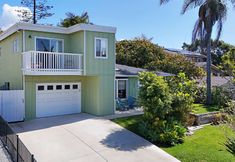 Others 3 Inviting Backyard and Close to Beaches - Beautiful Charming Retreat