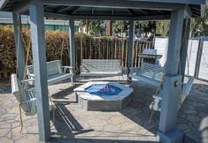 Others 5 Charming Studio with Modern Amenities - Cozy Victorian Escape