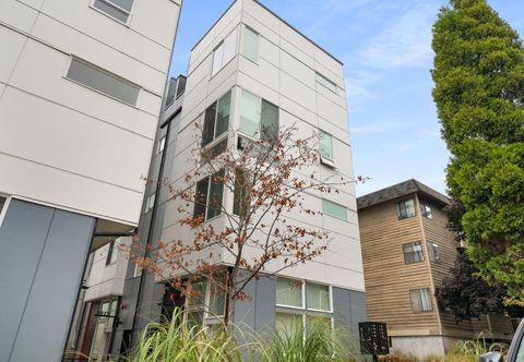 Others Cozy Space with Convenient Access to Downtown - Charming Getaway