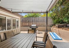 Others 4 Hot Tub and Outdoor Fire Pit Oasis - Charming Relaxing Retreat