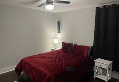 Others 3 Inviting Home with Modern Amenities - Charming Cozy