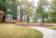 Others 3 Penthouse with Balcony and Modern Amenities - Luxurious Cozy Retreat