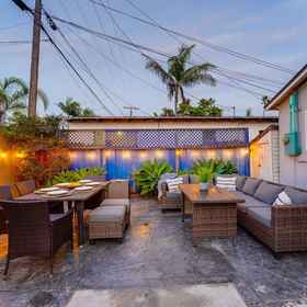 Hotel Interior/Public Areas1Private Patio with Spa and Al-Fresco Dining - Charming Coastal Escape，Keenan Supply - San Diego飯店