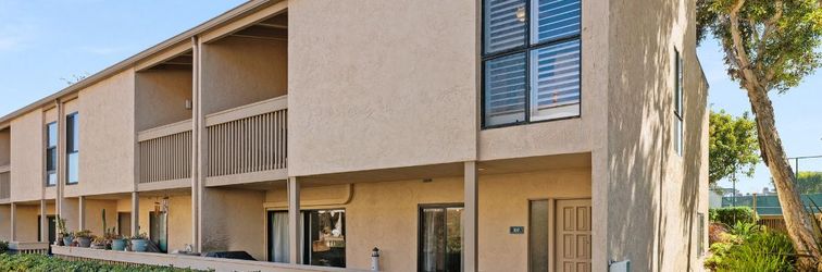 その他 Gorgeous Pool Views and Tennis Courts - Inviting Coastal Haven