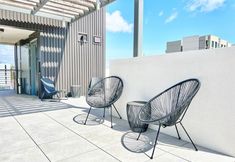 Others 4 Stunning City Views and Rooftop Patio - Inviting Downtown Escape