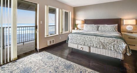 Others 2 Convenient oceanfront studio condo with ocean view and seasonal pool