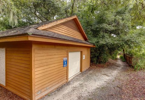 Khác Amelia's Treehouse! 2 blocks to beach. Pool access. Large Screened-in balcony. Centrally located!