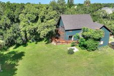 อื่นๆ Picturesque Lake View and Charming Cottage Vibe - Cozy Family Retreat